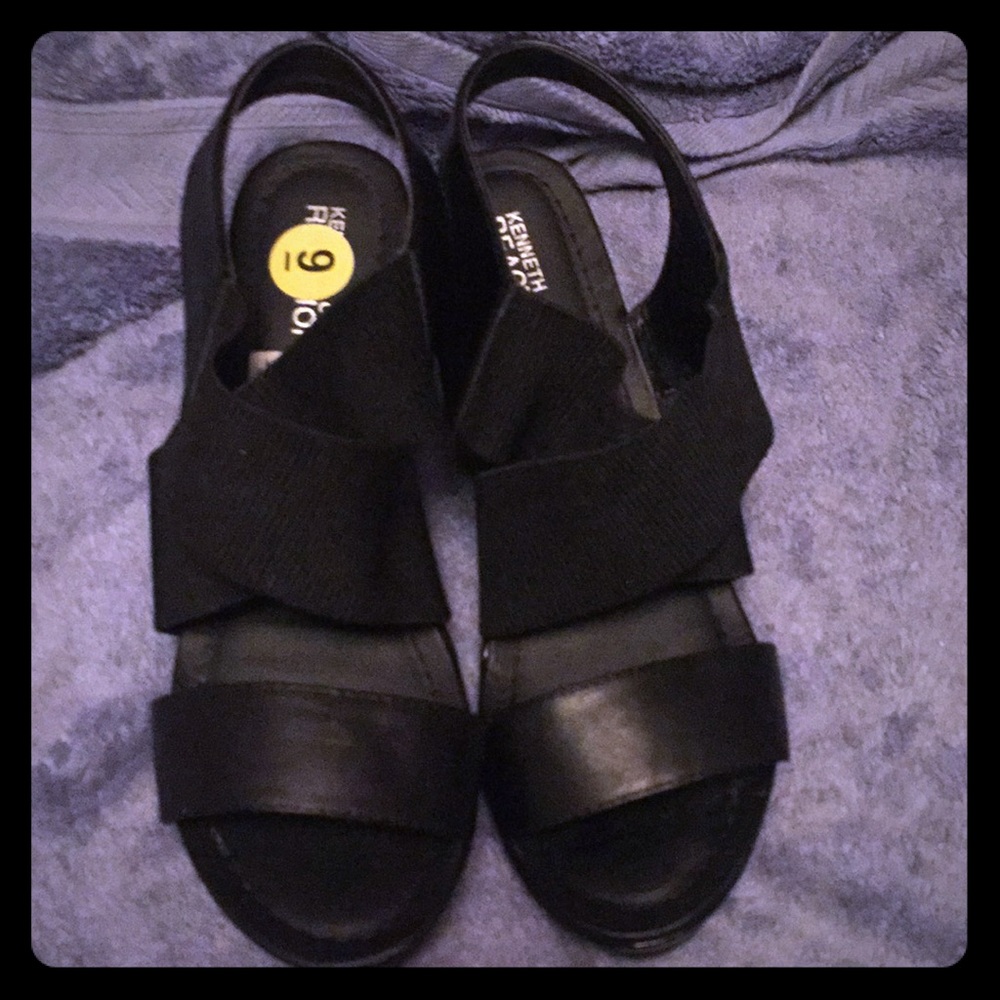 Kenneth Cole Reaction - 3” Black Strap Wedges!